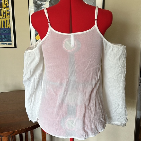 Breezy Off The Shoulder Top with Embroidery - Picture 4 of 5